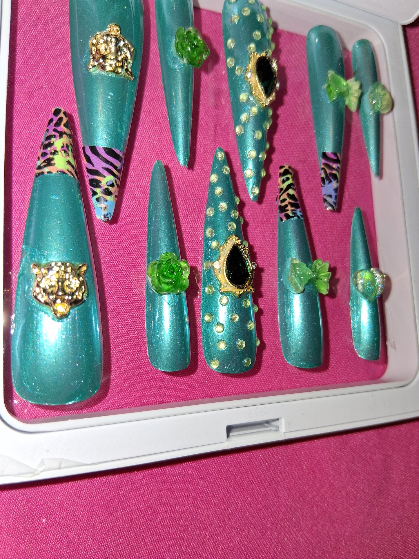 COCOMONEY NAILS CUSTOM 1 OF 1 GLUE ON PRESS ON COMES WITH FREE GIFTS #p6