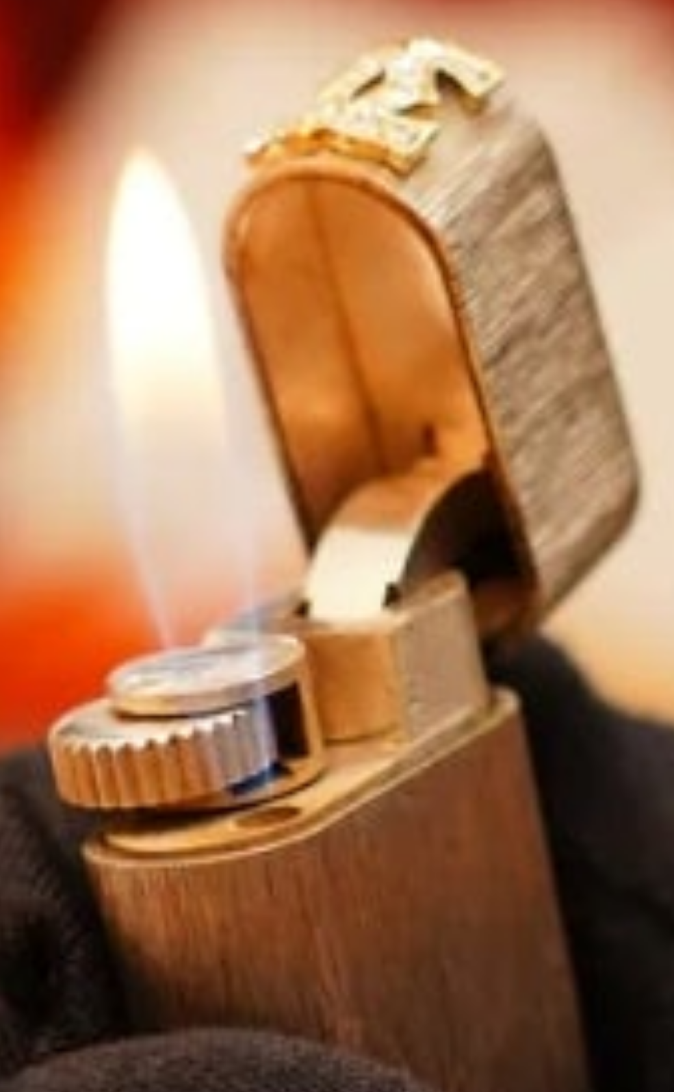 Cartier Solid 925 Sterling iconic Double C solid 18k with 16 Natural Cartier Diamond16 Natural Cartier Diamond Set Lighter
Vintage 1970 Extremely Rare Cartier Solid 925 Sterling Double C solid 18k with 16 Natural Cartier Diamond Set Lighter
