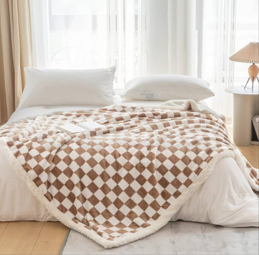 LOMAO Sherpa Throw Blanket Fleece Blanket with Checkered Pattern Soft Thick Blanket for Couch, Bed, Sofa Luxurious Warm and Cozy for All Seasons
