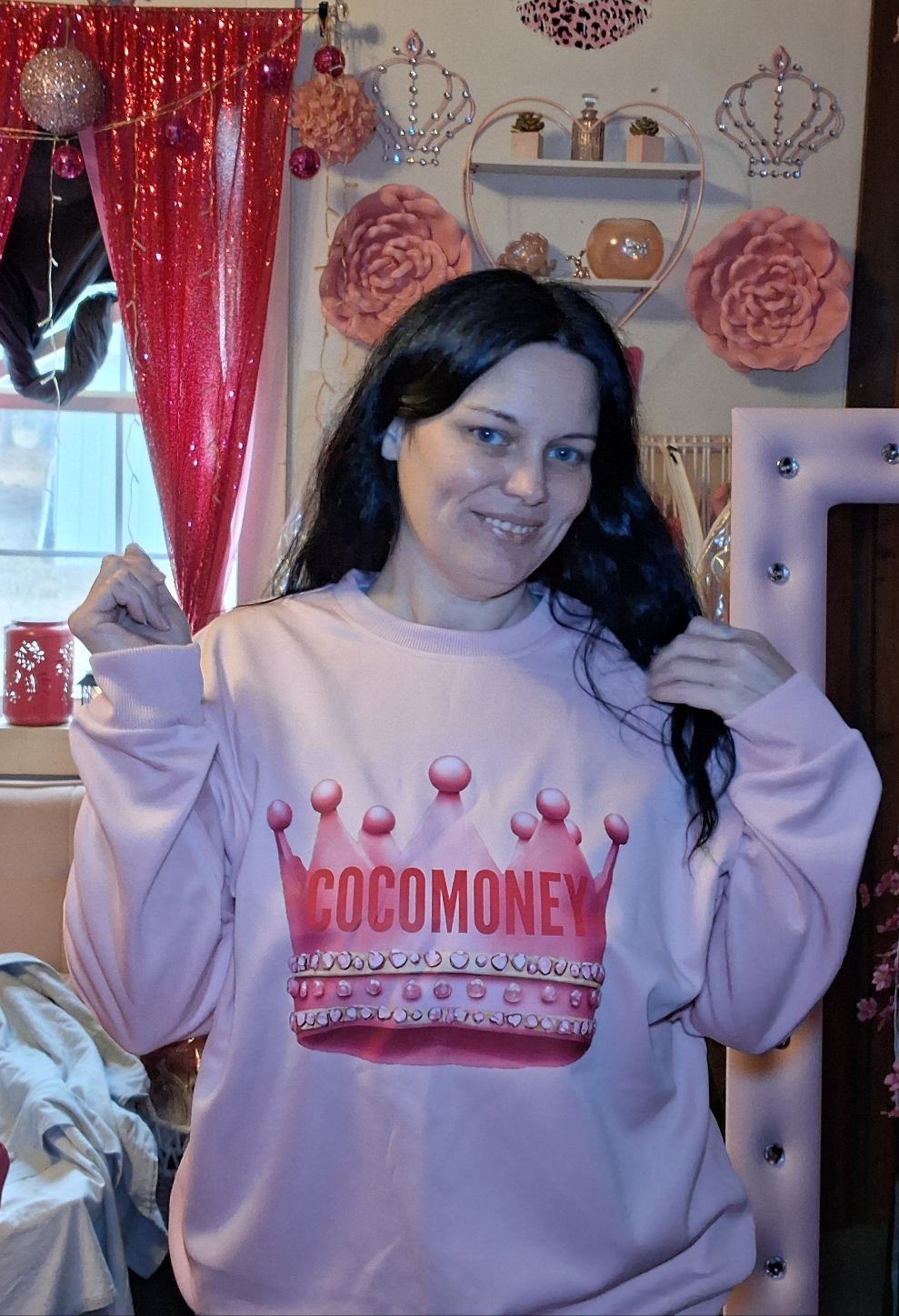 COCOMONEY QUEEN PRINT SWEATER go up 1 size as measurements are 1 size off