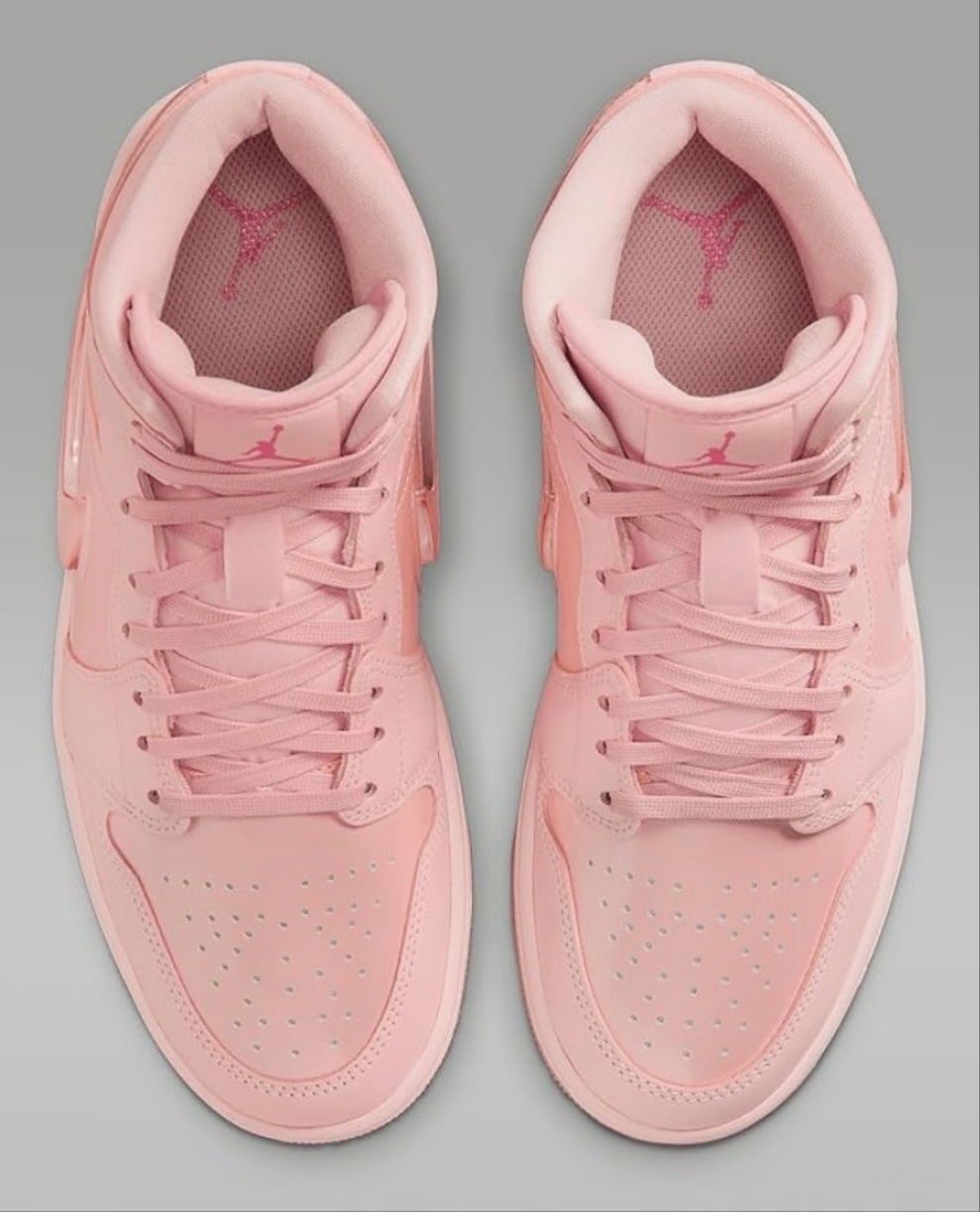 Air Jordan 1 Mid SE Women's Shoes (HF3173-600, Washed Coral/Pink Salt)