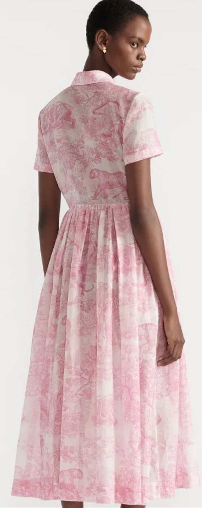 Dior Dioriviera Mid-Length Shirtdress
White Cotton Muslin with Cherry Blossom Pink Toile de Jouy Sauvage Motif