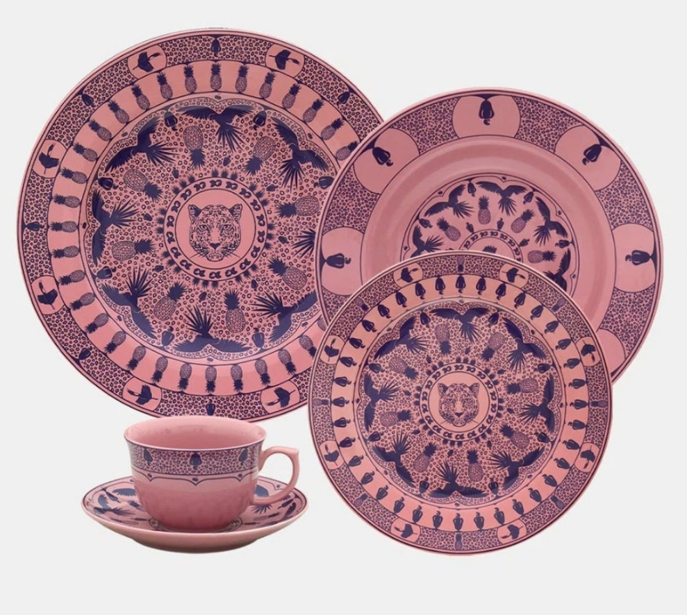 Porcelain 20-piece Dinnerware Set, Service for 4 Absolutely Stunning pieces in 3 color options