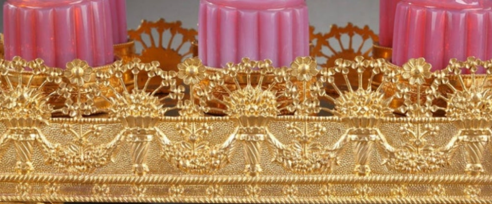 Gilt bronze perfume box with opaline "gorge de pigeon" flasks first 19th century crystal