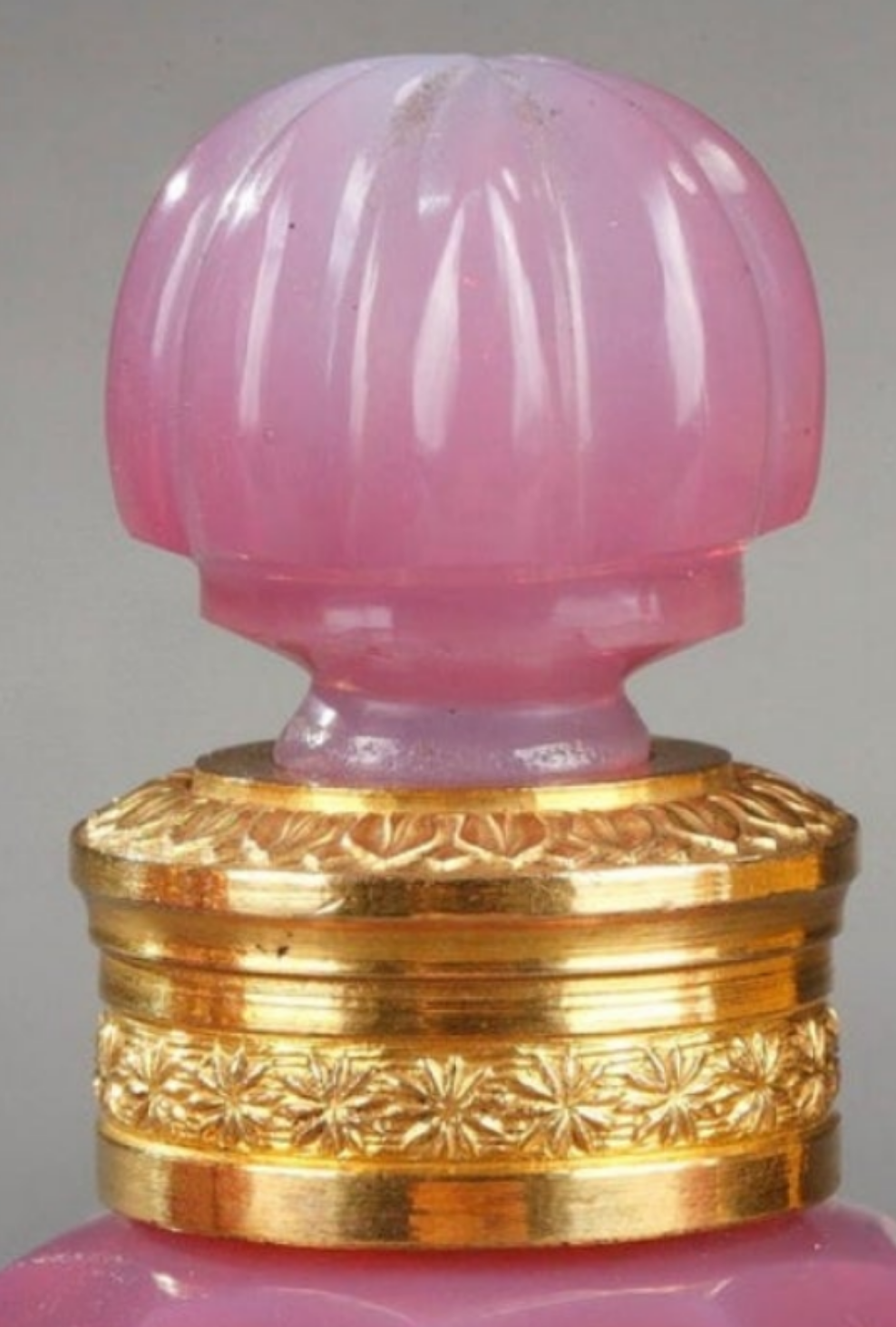 Gilt bronze perfume box with opaline "gorge de pigeon" flasks first 19th century crystal