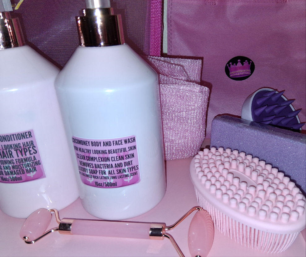 COCOMONEY LUXURY PINK BATH SET SHAMPOO CONDITIONER FACE AND BODY WASH PINK WITH FREE BAG 16oz AND GIFTS packaging may vary