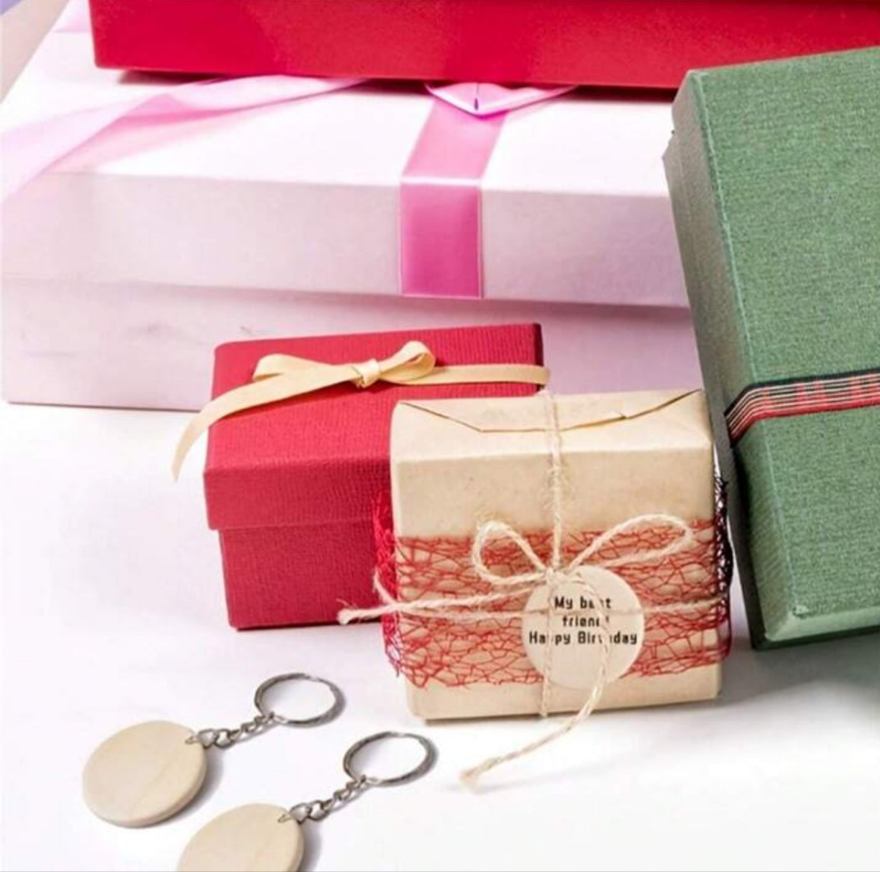 1box/50pcs DIY Wooden Keychain Making Kit - Includes Pendant, Key Rings, And Jewelry Accessories For Jewelry Making