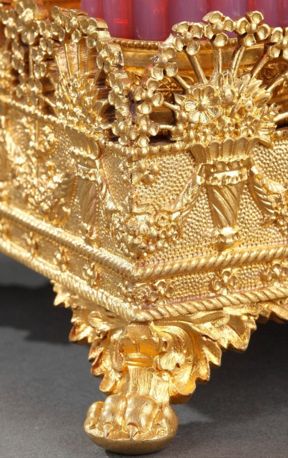 Gilt bronze perfume box with opaline "gorge de pigeon" flasks first 19th century crystal