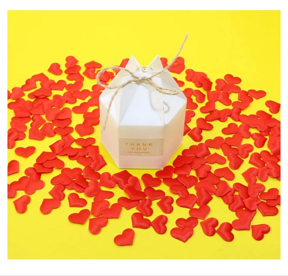 200Pcs Sponge Confetti Decor Flower Confetti Heart Shape Petals Confetti Table Wedding Decoration Glitter Confetti for Wedding Party Valentine's Day Scatter Ponge Petal Confetti 1 pack 1 color