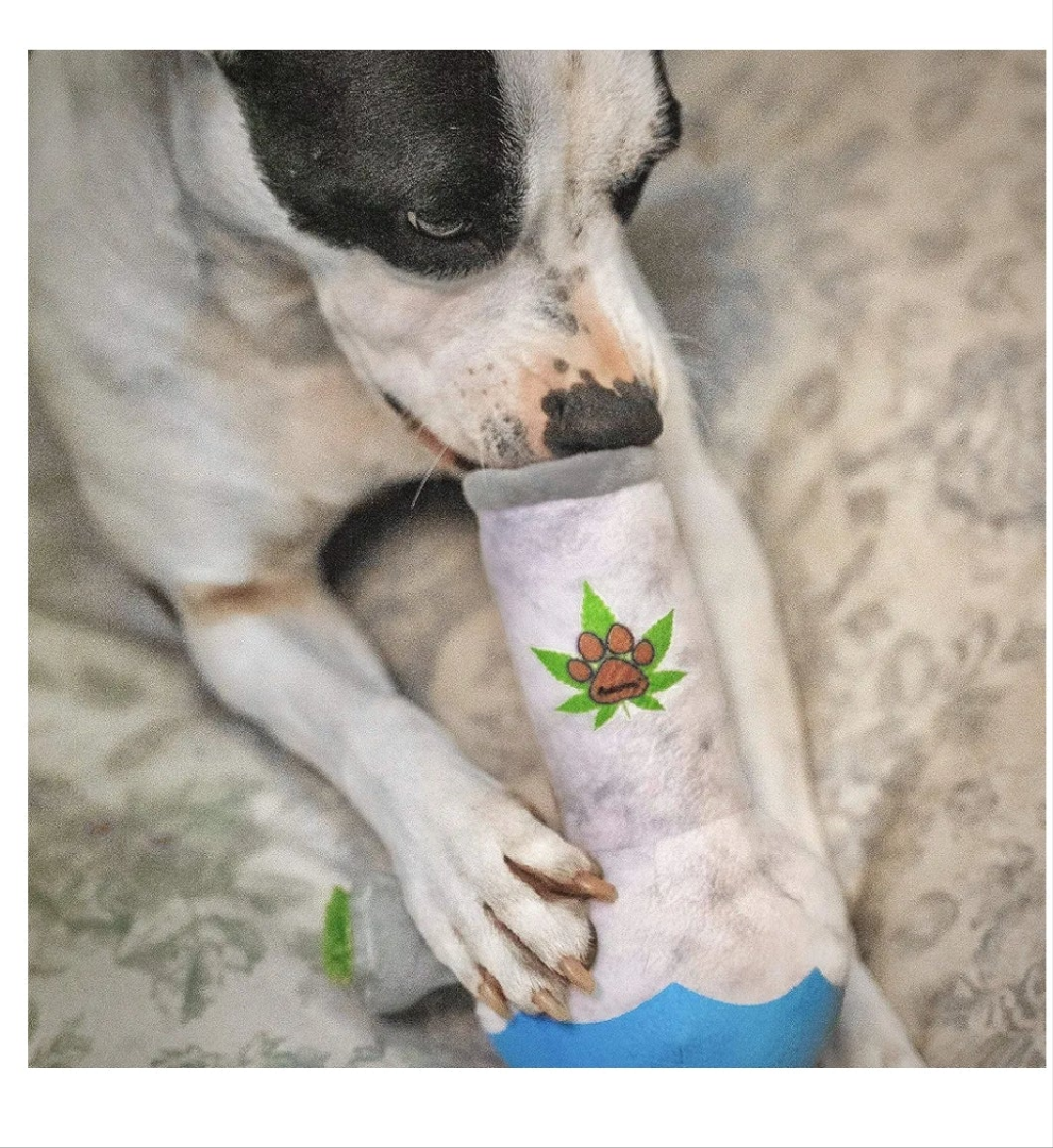 Puppy Chiefer 3000 - Funny Dog Toys - Plush Squeaky Weed for Medium, Small and Large - Cute Dog Gifts for Dog Birthday - Cool Stuffed Dog Toys