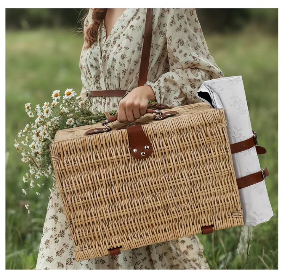 Picnic Basket for 2, Bridal Shower Gift Wedding Gifts with Mr Mrs Wine Glasses and Greeting Card, Engagement Newly Weeding Gifts for Couples 2025, Wicker Picnic Set Kit with Blanket Cooler for Beach