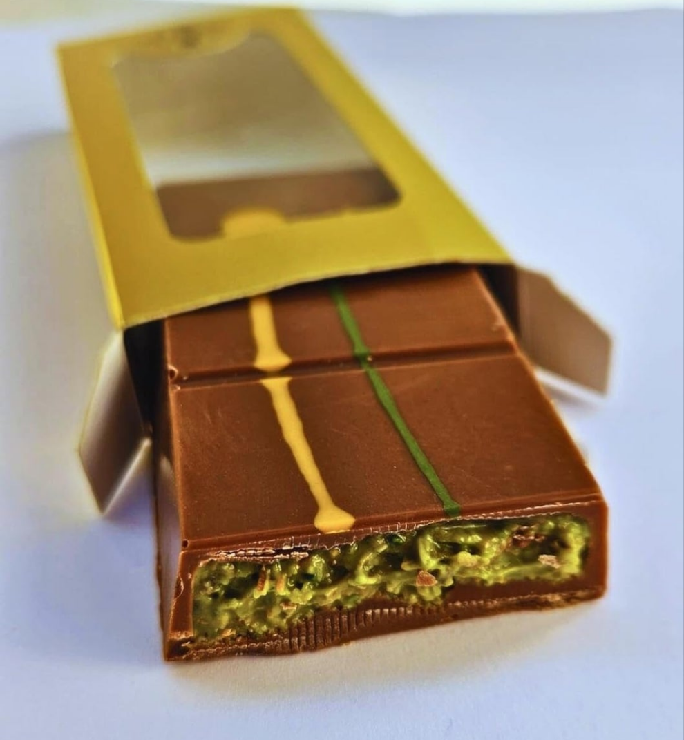 Dubai Chocolate Bar Pistachio I Viral Knafeh Chocolate Bar with Pistachio Cream and Kataifi, 3.5 oz Handmade Luxury