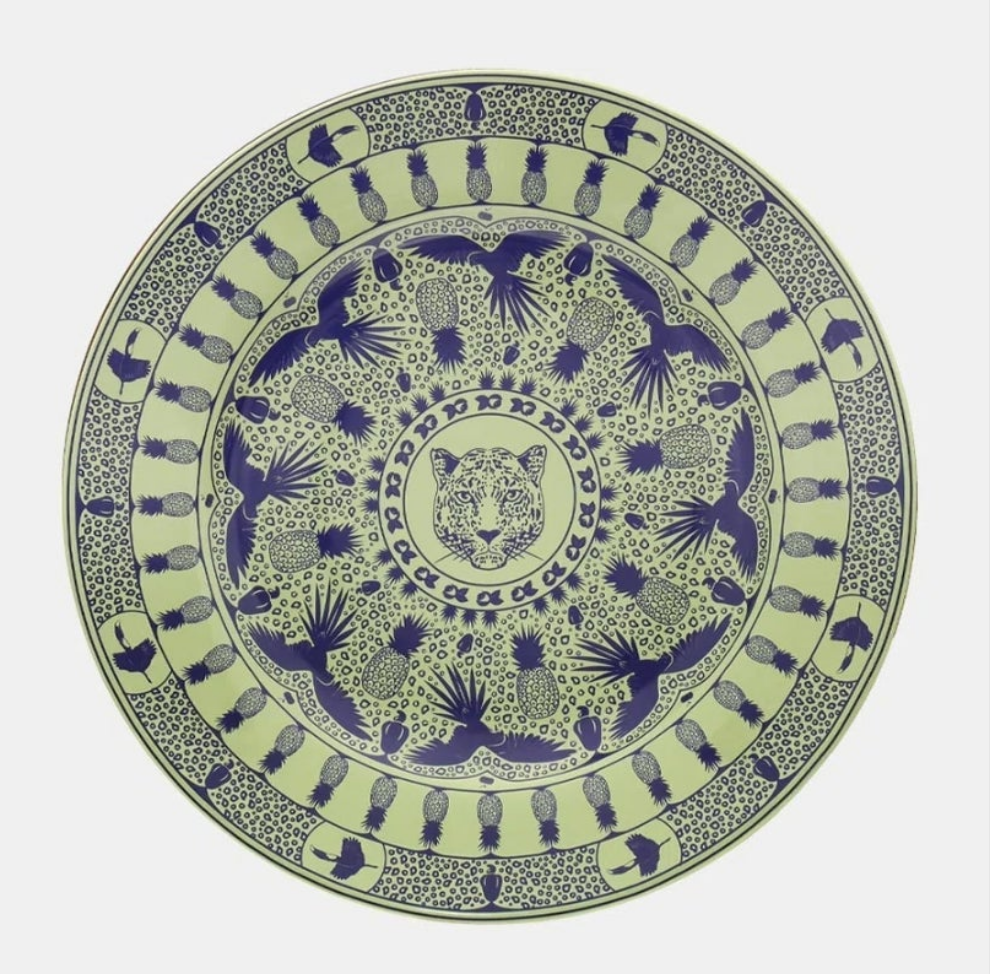 Porcelain 20-piece Dinnerware Set, Service for 4 Absolutely Stunning pieces in 3 color options
