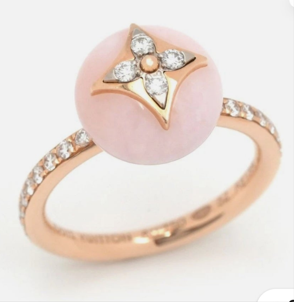 Louis Vuitton B Blossom Ring
Pink