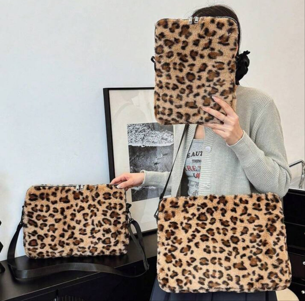 1 Pc Leopard Print Plush Adjustable Shoulder StrapStudent Laptop Bag 11 Inch/14 Inch/15 Inch Adjustable Shoulder Strap Computer Bag Protection Case File Bag Laptop Sleeve Computer Carrying Case Bag 11 14 15 Inch Portable Table Cover Bags For Mac Book For