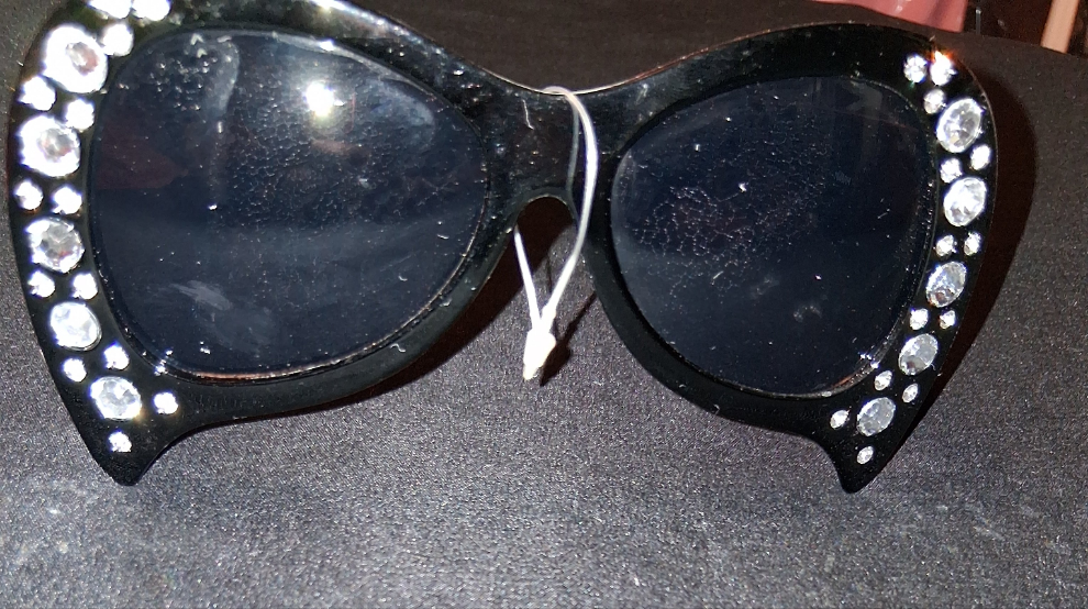 COCOMONEY GLASSES SUN GLASSES PLASTIC 🕶 comes with free gifts 🎁