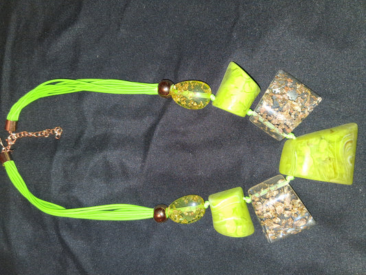 COCOMONEY NECKLACE RESIN ROPE 26IN