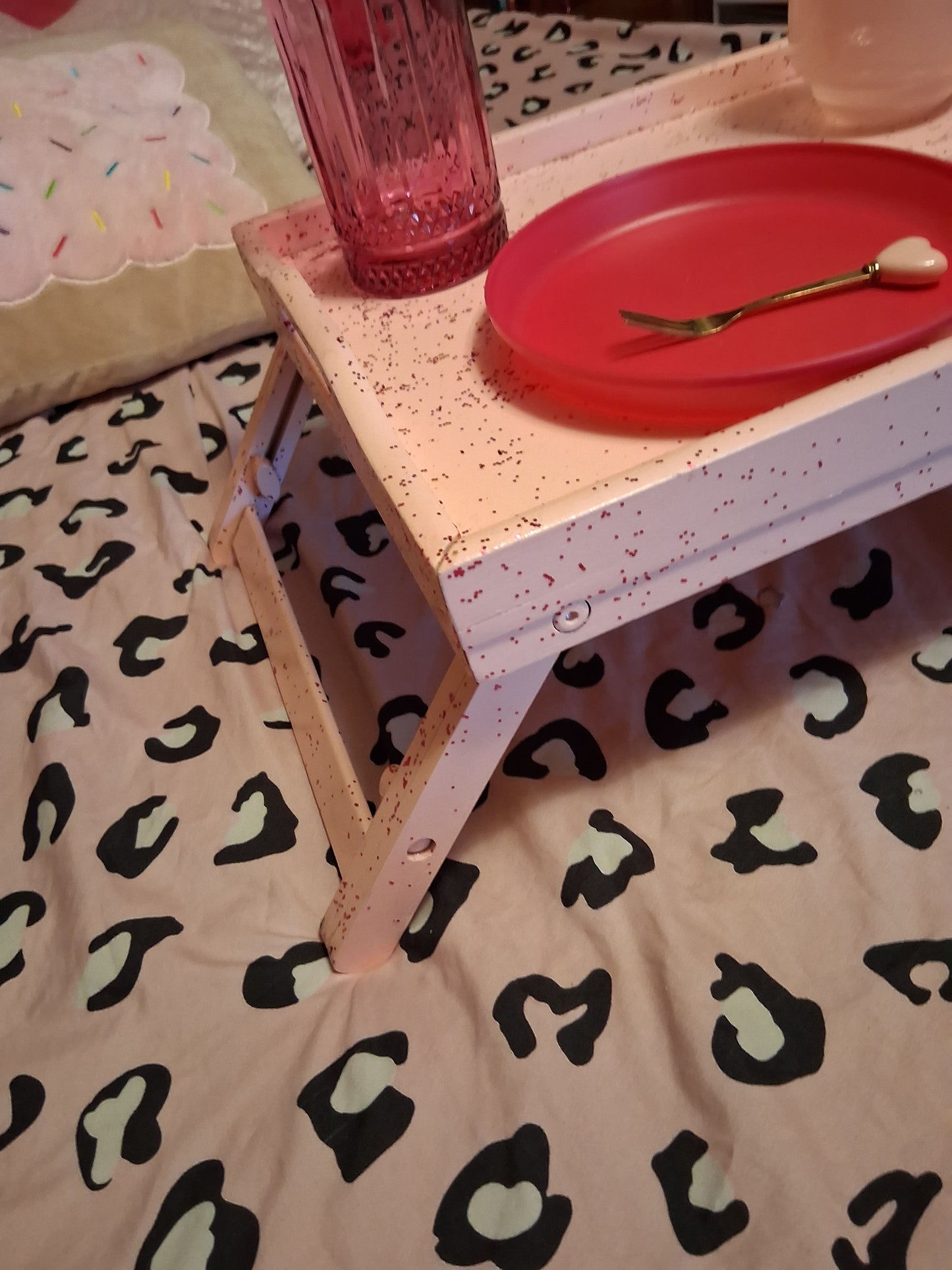 Pink food tray with glitter custom paint color wood with leg lock