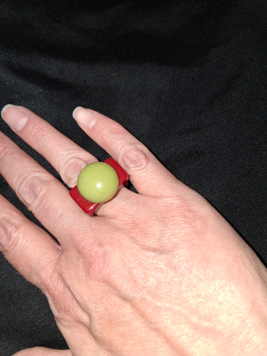 Cocomoney ring resin costume jewelry size 7