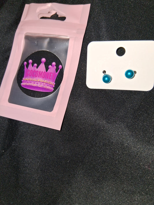 COCOMONEY EARRINGS BEAUTY AND ELEGANCE POSSIBLE MATERIALS PLASTIC RESIN METAL