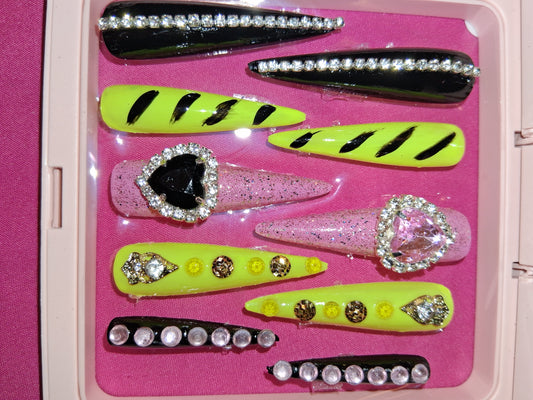 COCOMONEY NAILS CUSTOM 1 OF 1 GLUE ON PRESS ON COMES WITH FREE GIFTS #p24