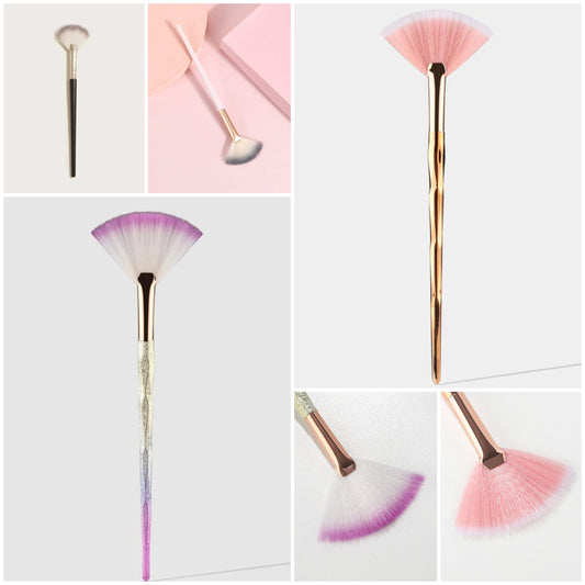 1pc Fan-shaped Soft Brush For Highlighting Makeup