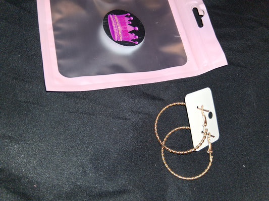 COCOMONEY EARRINGS BEAUTY AND ELEGANCE POSSIBLE MATERIALS PLASTIC RESIN METAL