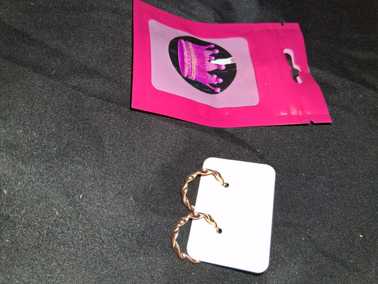 COCOMONEY EARRINGS BEAUTY AND ELEGANCE POSSIBLE MATERIALS PLASTIC RESIN METAL