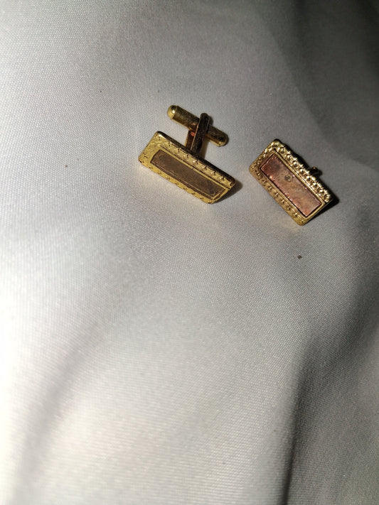 Cuff links gold tone
