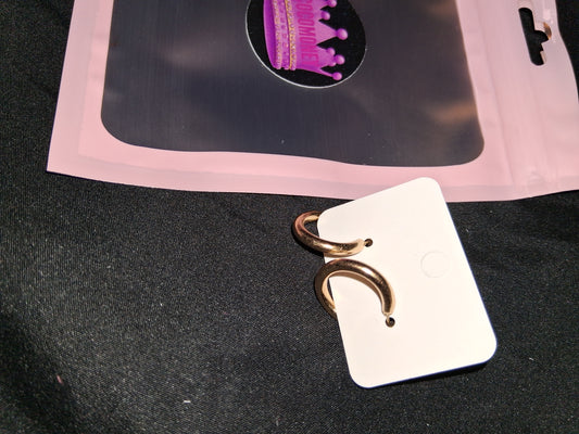 COCOMONEY EARRINGS BEAUTY AND ELEGANCE POSSIBLE MATERIALS PLASTIC RESIN METAL