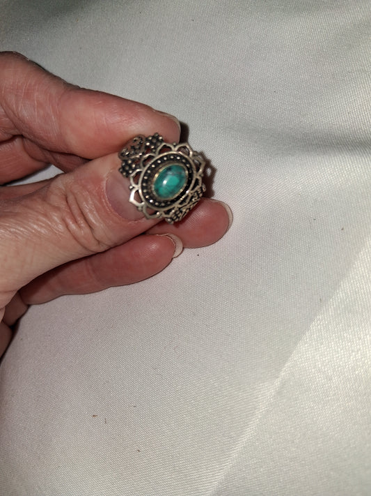 Silver plated ring size 7