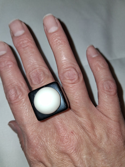 COCOMONEY ring costume jewelry size 9