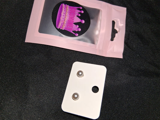 COCOMONEY EARRINGS BEAUTY AND ELEGANCE POSSIBLE MATERIALS PLASTIC RESIN METAL