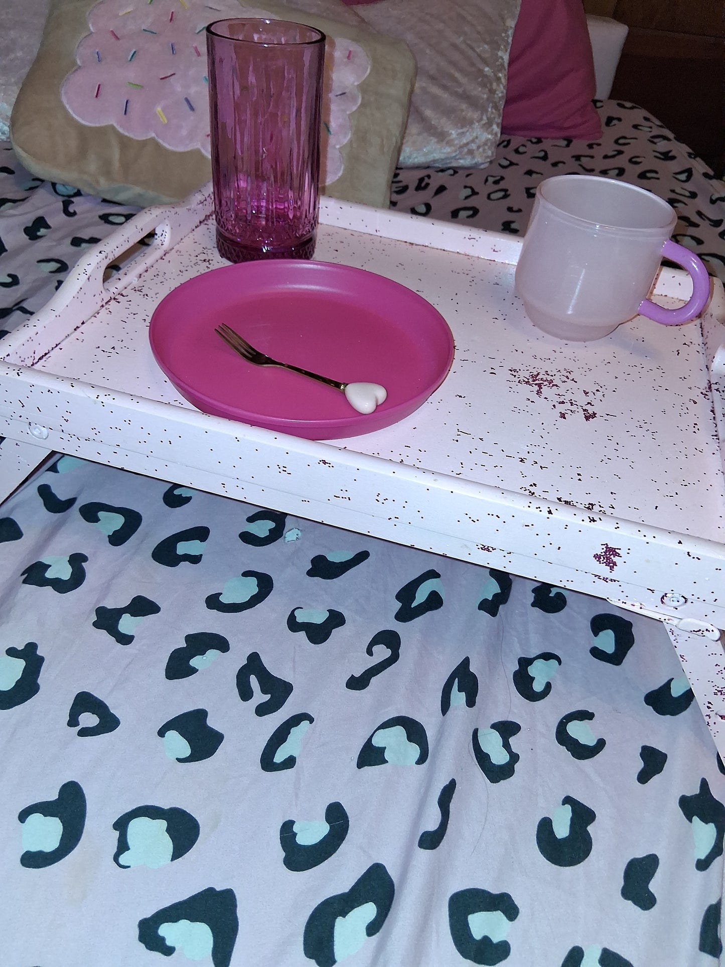 Pink food tray with glitter custom paint color wood with leg lock