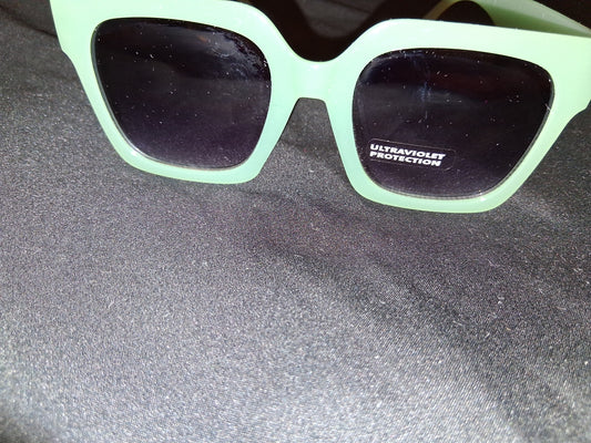 COCOMONEY GLASSES SUN GLASSES PLASTIC 🕶 comes with free gifts 🎁