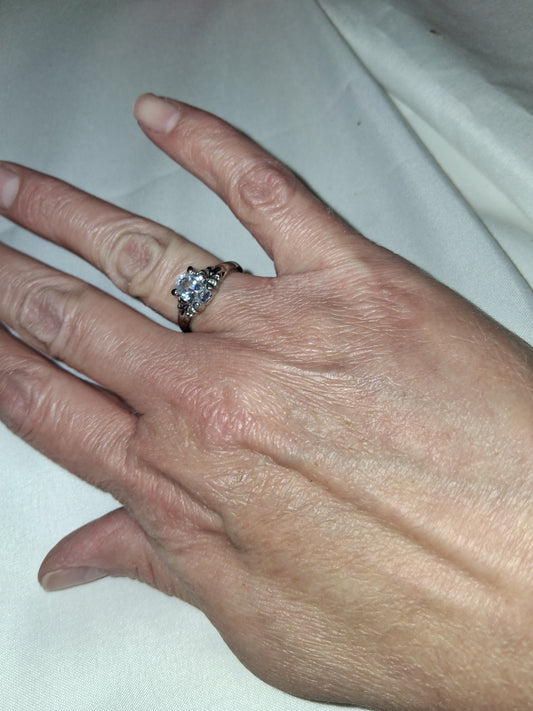Silver plated Silver ring size 7