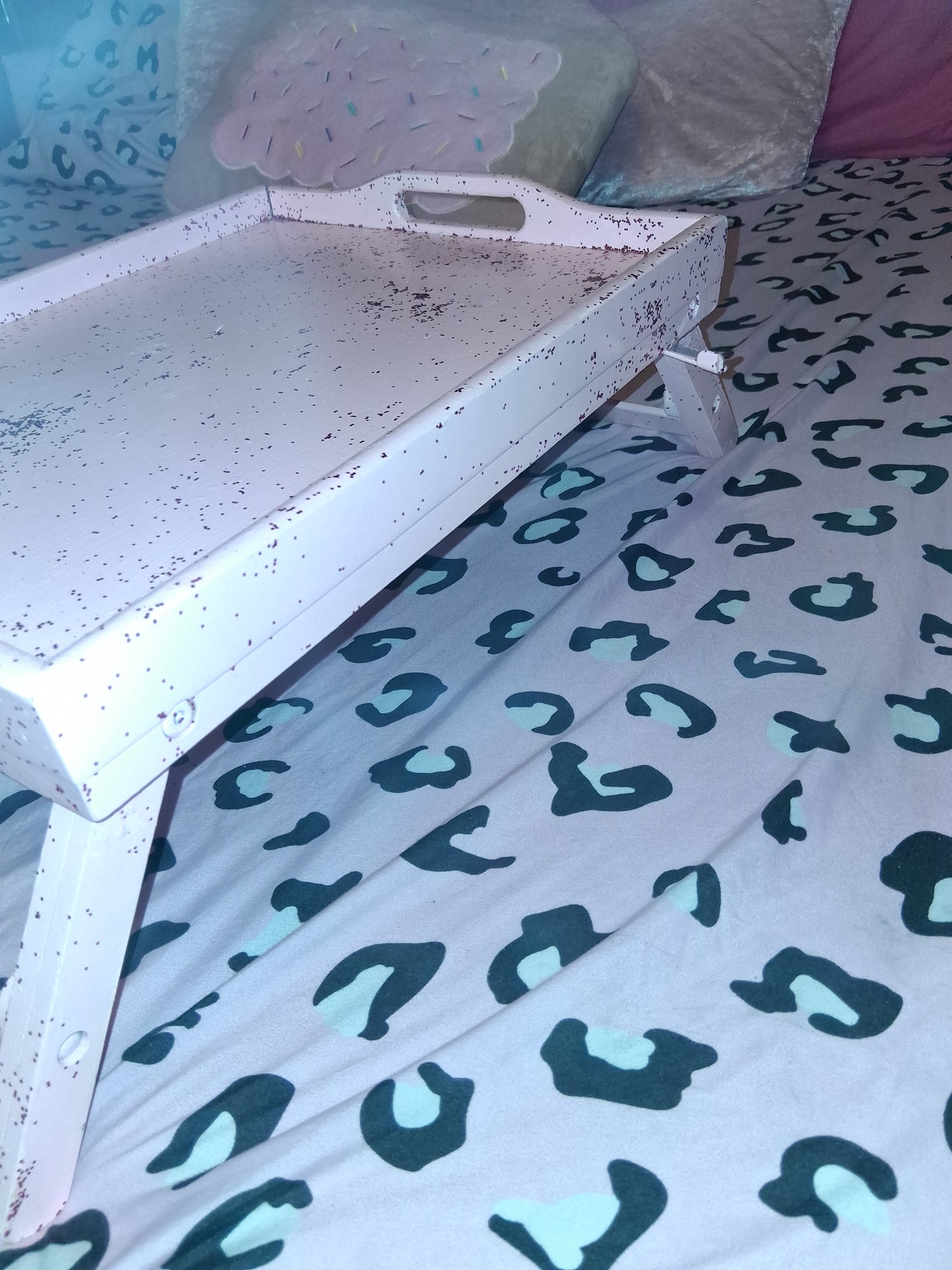 Pink food tray with glitter custom paint color wood with leg lock