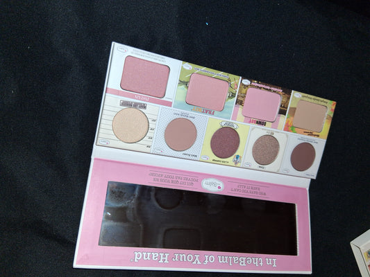 Eyeshadow pallet