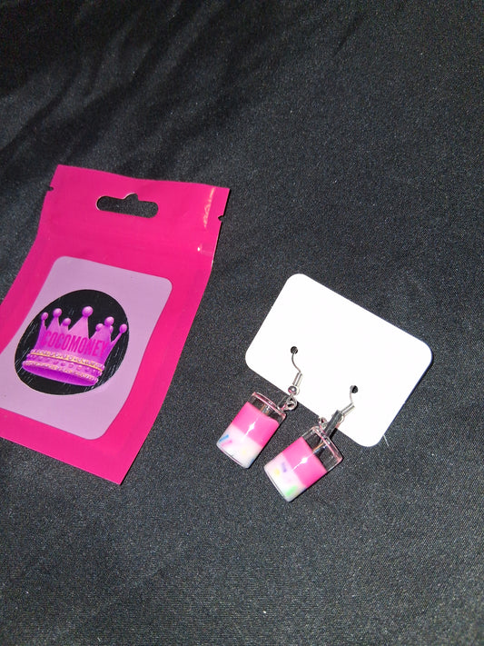 COCOMONEY EARRINGS BEAUTY AND ELEGANCE POSSIBLE MATERIALS PLASTIC RESIN METAL