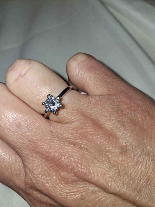 Silver plated ring size 6