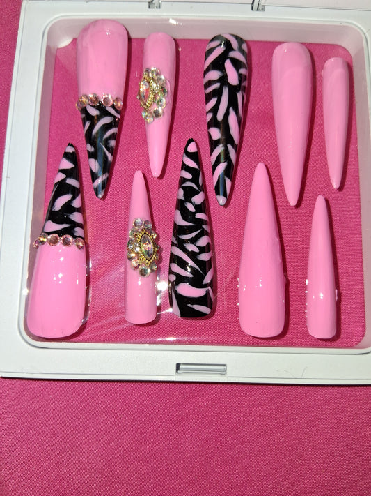 COCOMONEY NAILS CUSTOM 1 OF 1 GLUE ON PRESS ON COMES WITH FREE GIFTS #p25