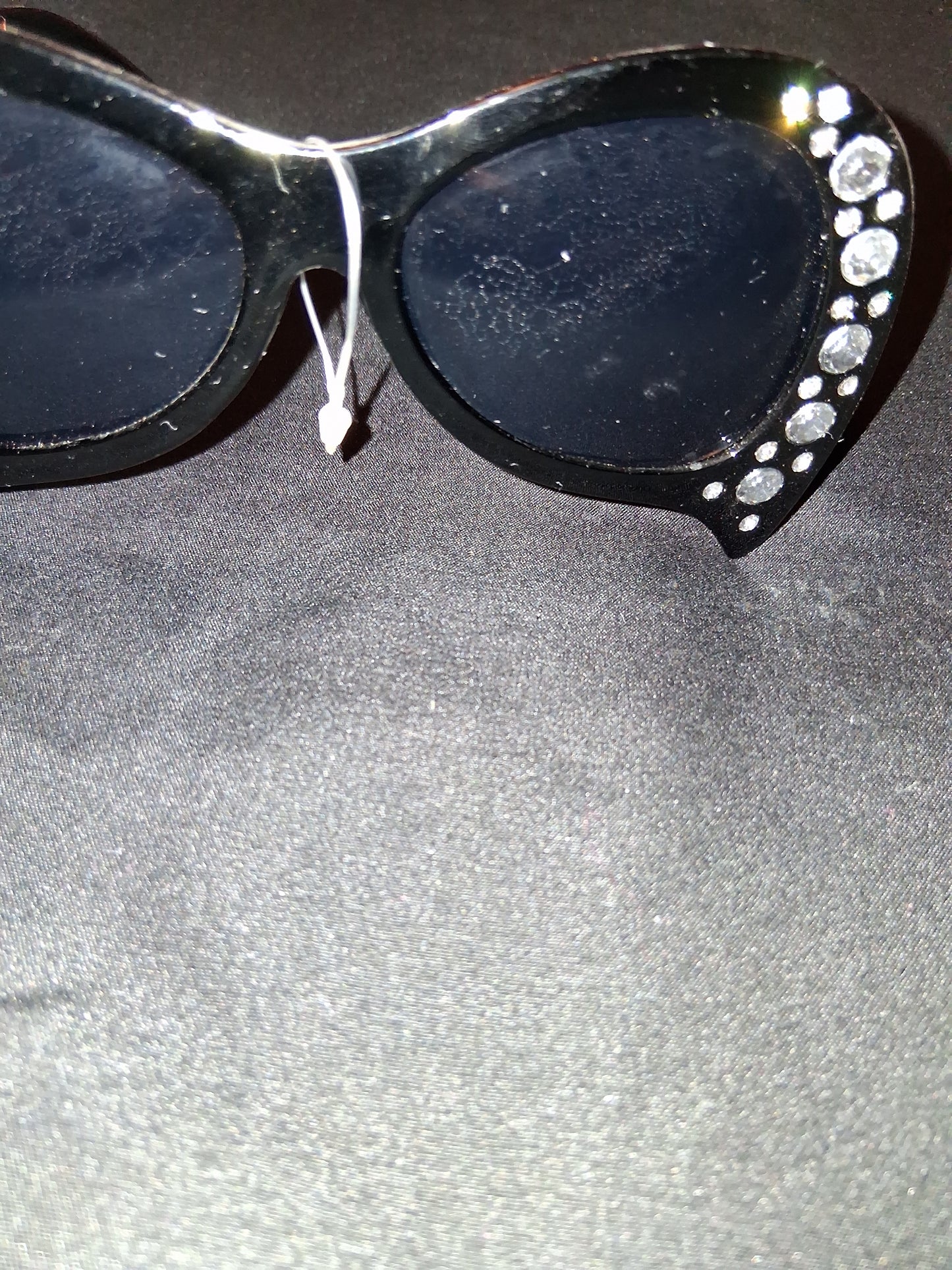 COCOMONEY GLASSES SUN GLASSES PLASTIC 🕶 comes with free gifts 🎁