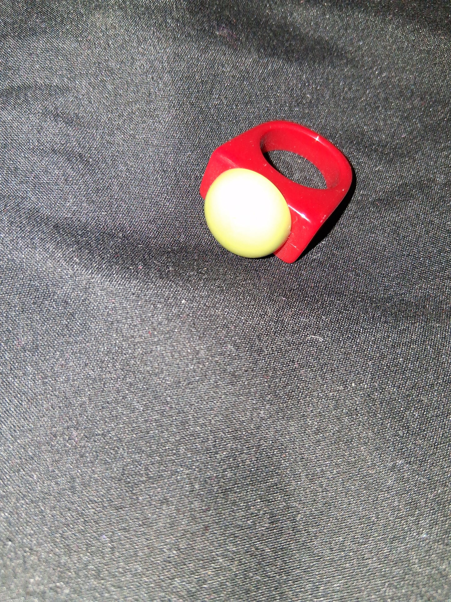 Cocomoney ring resin costume jewelry size 7