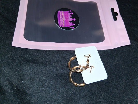 COCOMONEY EARRINGS BEAUTY AND ELEGANCE POSSIBLE MATERIALS PLASTIC RESIN METAL