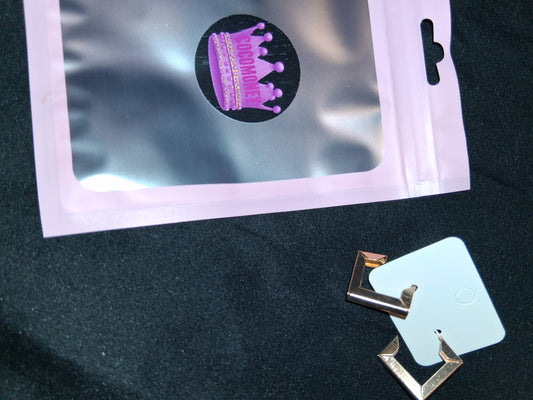 COCOMONEY EARRINGS BEAUTY AND ELEGANCE POSSIBLE MATERIALS PLASTIC RESIN METAL