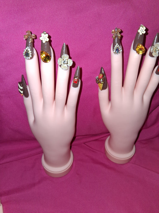 COCOMONEY NAILS CUSTOM 1 OF 1 GLUE ON PRESS ON COMES WITH FREE GIFTS #o1