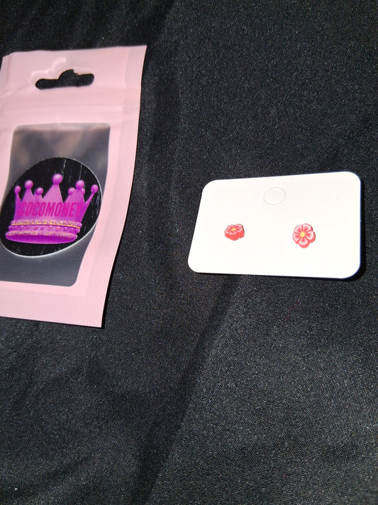 COCOMONEY EARRINGS BEAUTY AND ELEGANCE POSSIBLE MATERIALS PLASTIC RESIN METAL