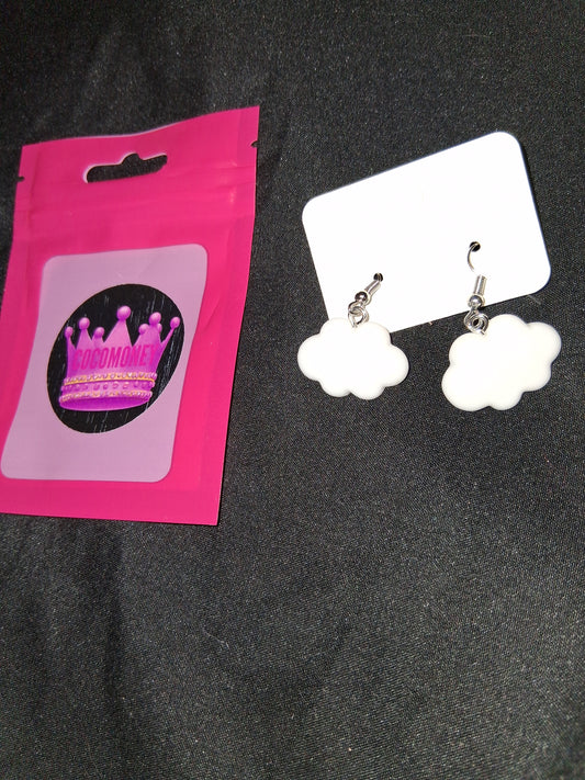 COCOMONEY EARRINGS BEAUTY AND ELEGANCE POSSIBLE MATERIALS PLASTIC RESIN METAL