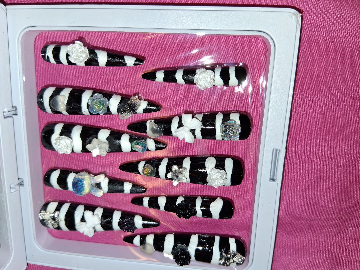 COCOMONEY NAILS CUSTOM 1 OF 1 GLUE ON PRESS ON COMES WITH FREE GIFTS #p18